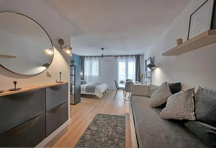 063 - Didion, Centre Gare St Roch, Clim, Balcon,4pers * Μονπελιέ